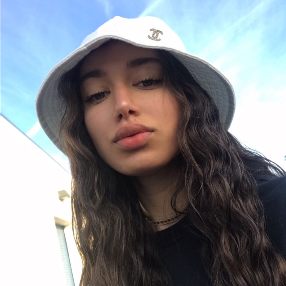 Meet your Posher, Sofia